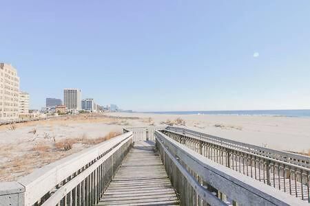 Bartram Dream House II - Bartram Beach Retreat アトランティックシティー エクステリア 写真