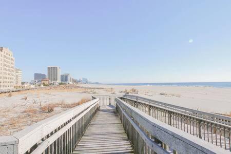 Bartram Dream House II - Bartram Beach Retreat アトランティックシティー エクステリア 写真
