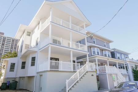 Bartram Dream House II - Bartram Beach Retreat アトランティックシティー エクステリア 写真
